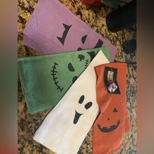 Cynthia Rowley Curious Set of 4 Halloween Kitchen Towels